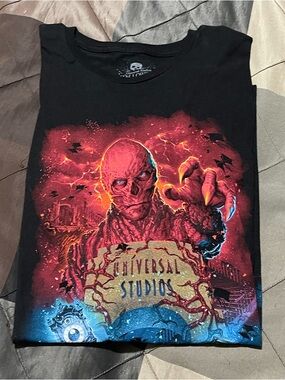 Universal Black Graphic HorrorStranger Things T-Shirt with Red and Blue Print